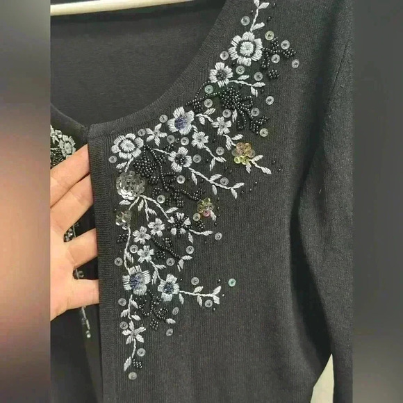 Y2K Finity Embroidered Beaded Sequin Floral Front Clasp Sweater – Women’s S - Picture 3 of 15